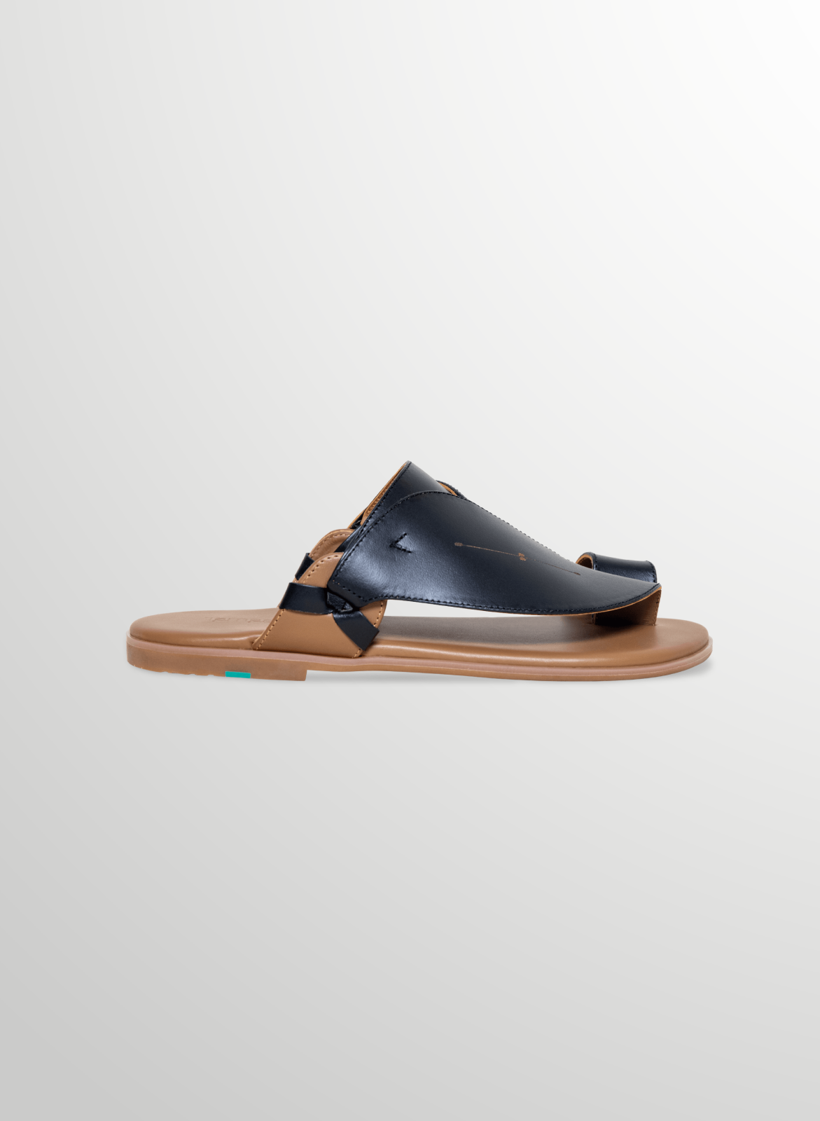 Mens sandals traditional style|صندل تماشي رجالي بتصميم أنيق ومريح للاستخدام اليومي|Tamashee premium Arabic sandals|Detail image of Tamashee flat sandals leather|Story of Tamashee Arabic footwear men|Tamashee cow leather footwear|Leather sandals classic me