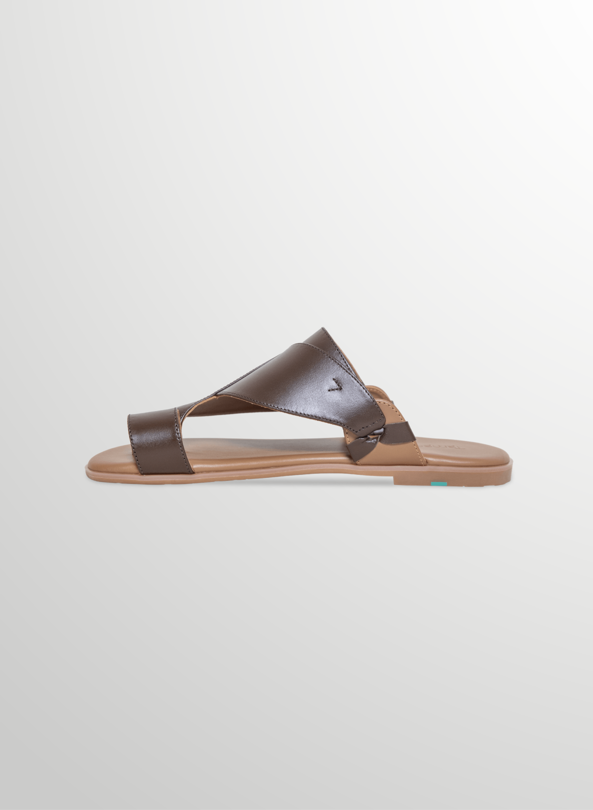 Tamashee leather sandals style|Tamashee flat sandals for men everyday wear UAE|Comfortable Arabic sandals men|Story of Arabic mens sandals UAE|Detail image of |Cow leather Arabic sandals|Tamashee mens sandals UAE
|صندل تماشي رجالي بتصميم أنيق ومريح للاستخ