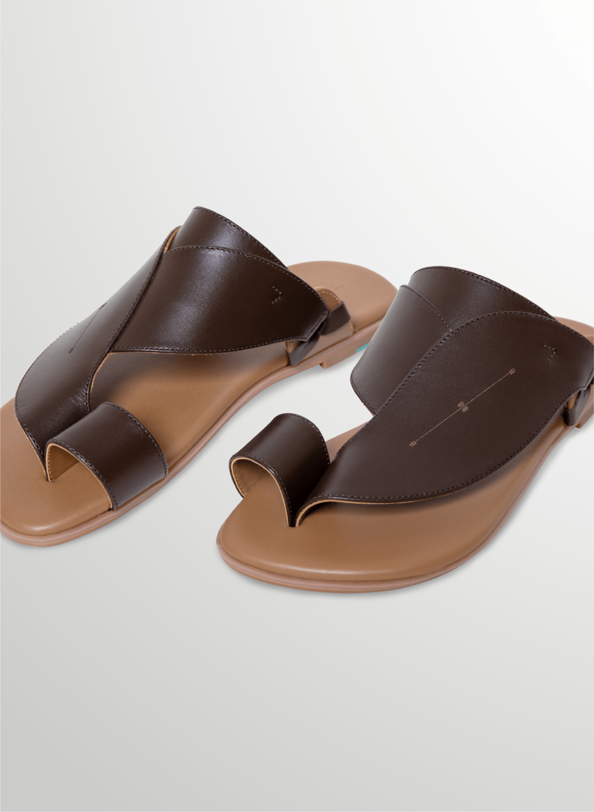 Tamashee leather sandals style|Tamashee flat sandals for men everyday wear UAE|Comfortable Arabic sandals men|Story of Arabic mens sandals UAE|Detail image of |Cow leather Arabic sandals|Tamashee mens sandals UAE
|صندل تماشي رجالي بتصميم أنيق ومريح للاستخ