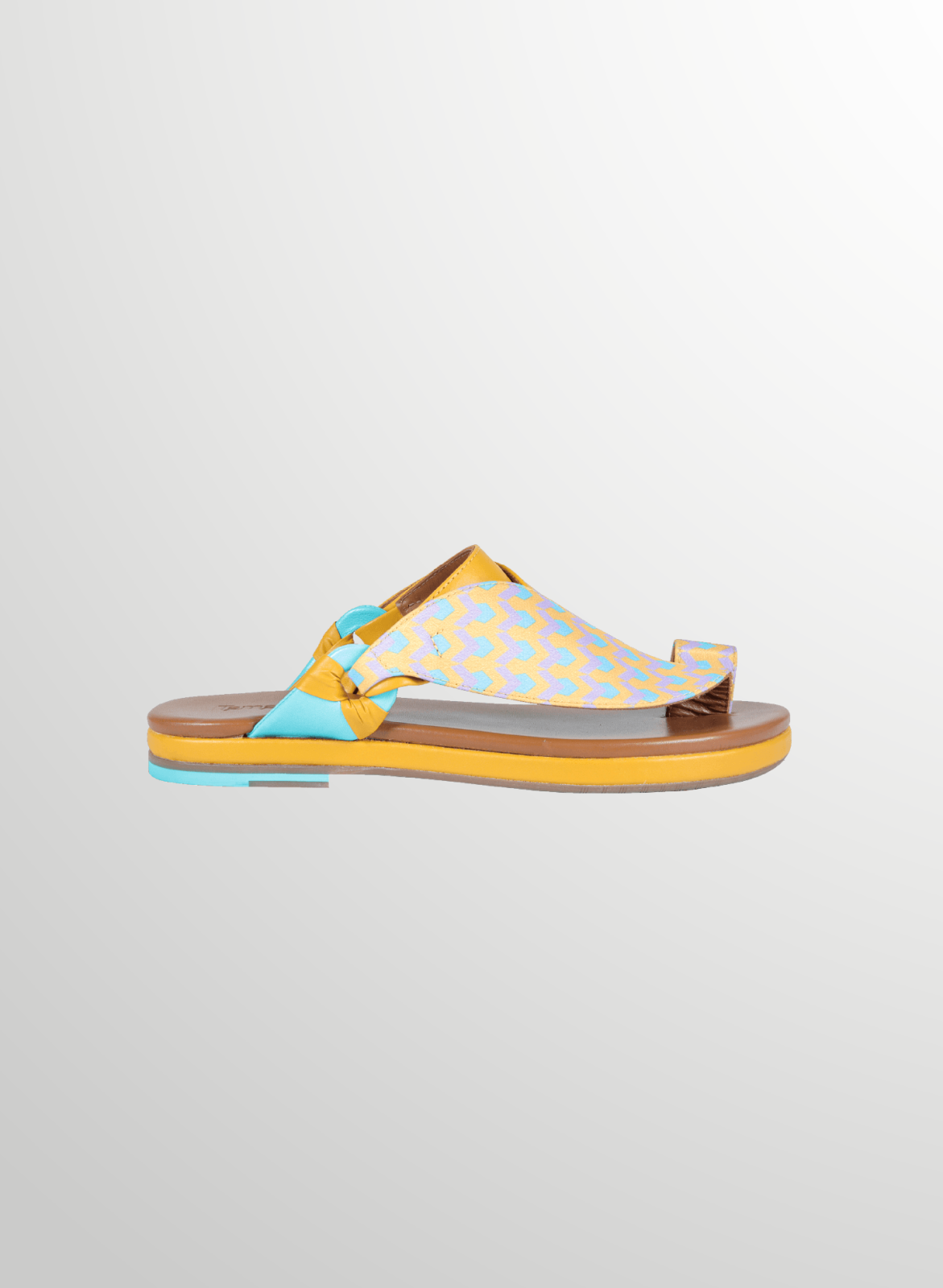 Taqti' Sandals leather sandals women everyday comfort wear|Story of Taqti' Sandals Arabic sandals women comfortable everyday wear|Detail images of Taqti' Sandals leather sandals women modern Arabic design|Taqti' Sandals women sandals elegant leather flat 
