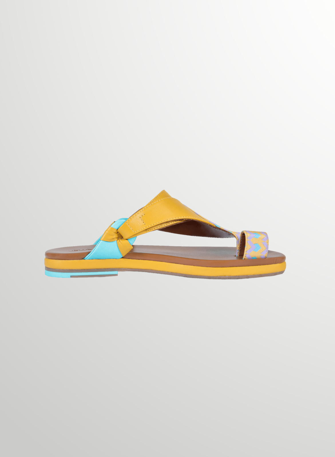 Taqti' Sandals leather sandals women everyday comfort wear|Story of Taqti' Sandals Arabic sandals women comfortable everyday wear|Detail images of Taqti' Sandals leather sandals women modern Arabic design|Taqti' Sandals women sandals elegant leather flat 