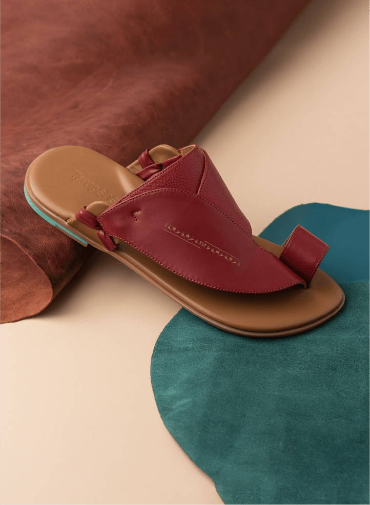 Tamashee M Gerab mens sandals stylish leather sandals for outdoor wear|Comfortable mens sandals UAE|Story of Tamashee mens sandals cow leather|Tamashee cow leather mens sandals|Details images of Premium leather sandals UAE|Premium leather sandals UAE|Tama