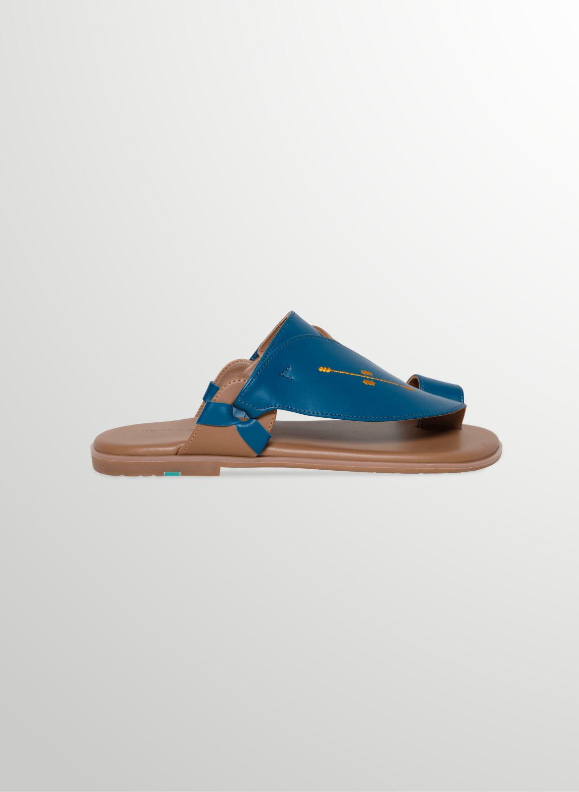 Mens leather sandals UAE style|صندل تماشي مريح مع تصميم متين للاستخدام الطويل|Story of Mens sandals premium leather|Detail Image Of Tamashee leather sandals men|صندل تماشي جلد البقر بخياطة متقنة تعزز الجودة والمتانة|Arabic sandals cow leather