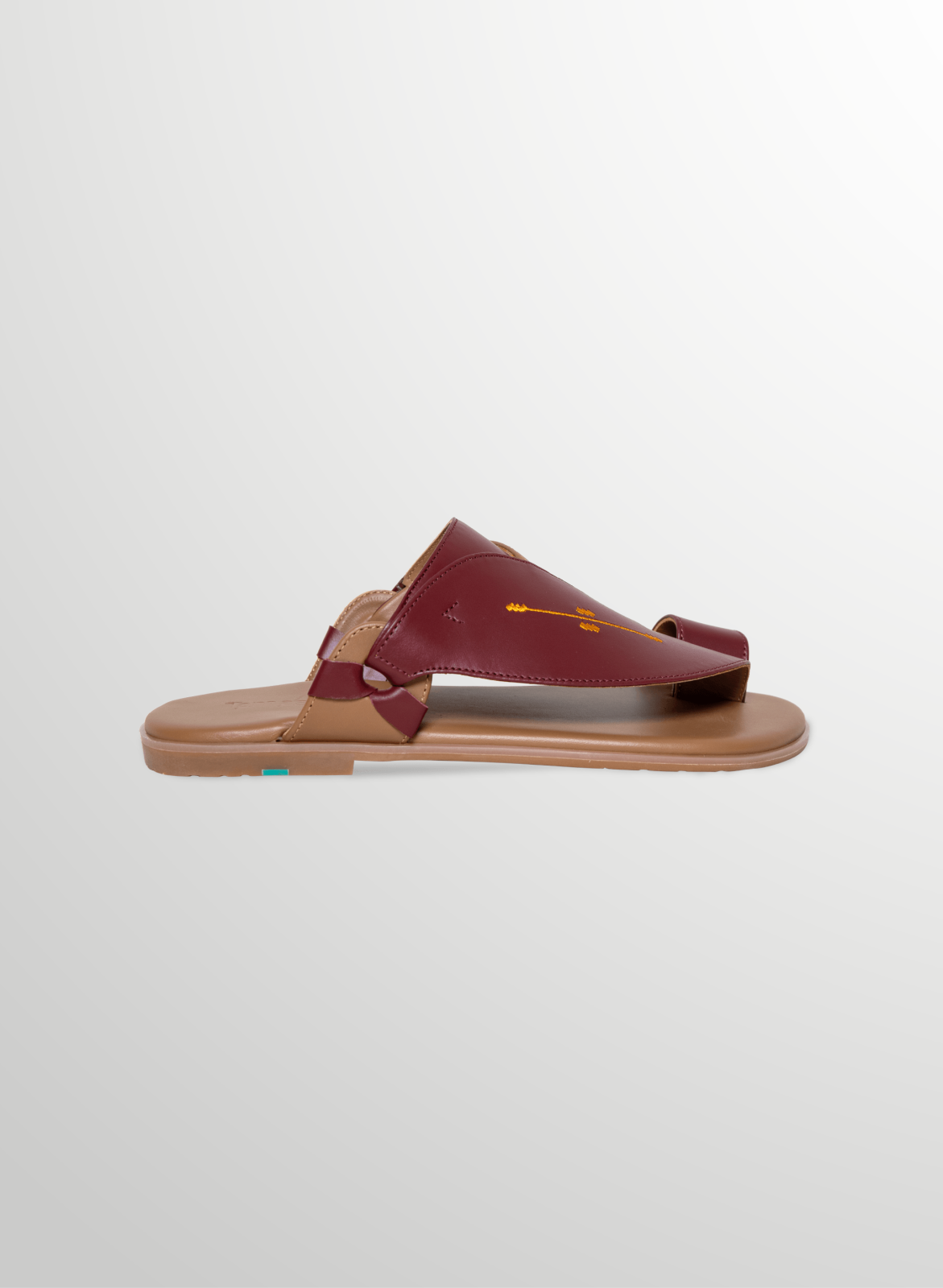 Tamashee flat sandals men|صندل رجالي مريح مناسب للمشي الطويل في الأجواء الحارة|Story of Tamashee Arabic style sandals|Detail image of Cow leather sandals for men|صندل تماشي بخامة عالية الجودة وتصميم عملي|Leather sandals for men UAE