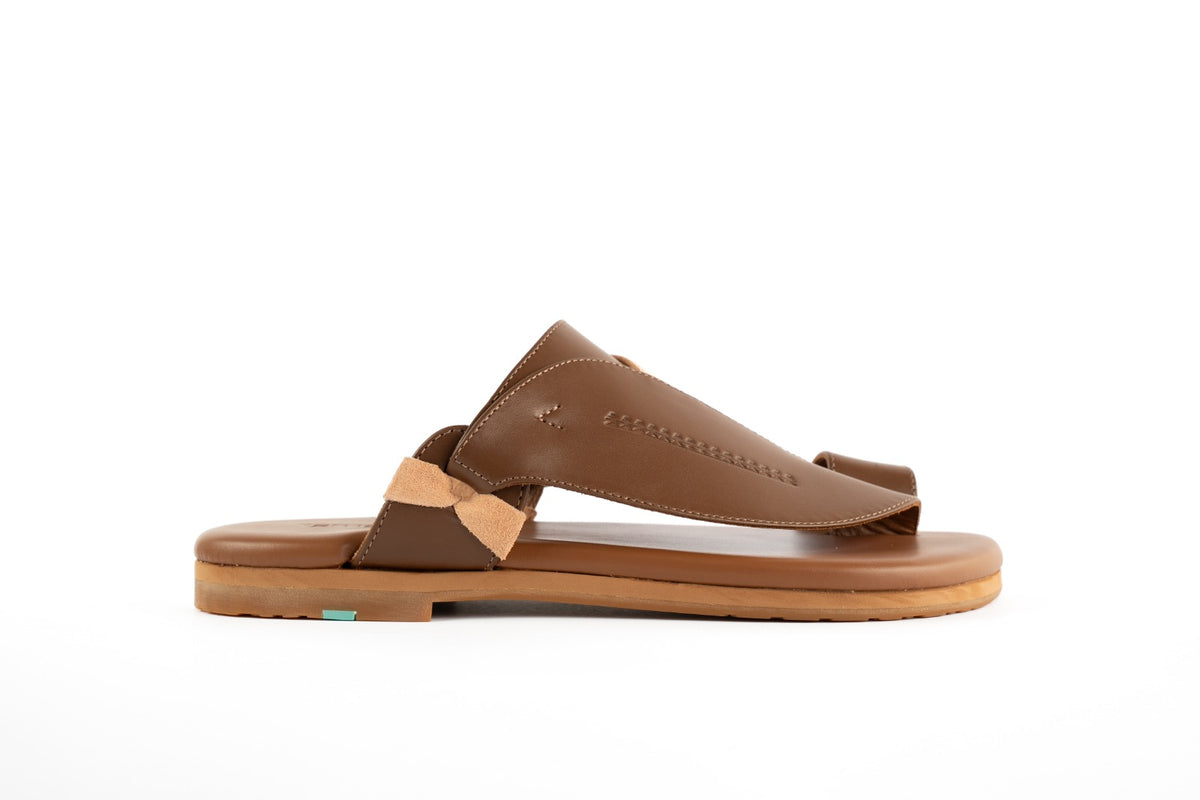Gerab Arabic Sandals For Men At Tamashee|Gerab Flat Sandals for Men Premium Leather Sandals|Gerab Arabic Sandals for men at Tamashee|Side View of Arabic Sandals for Men|صندل رجالي جلد طبيعي يوفر الراحة والثبات طوال اليوم|Detail Information With image Abou