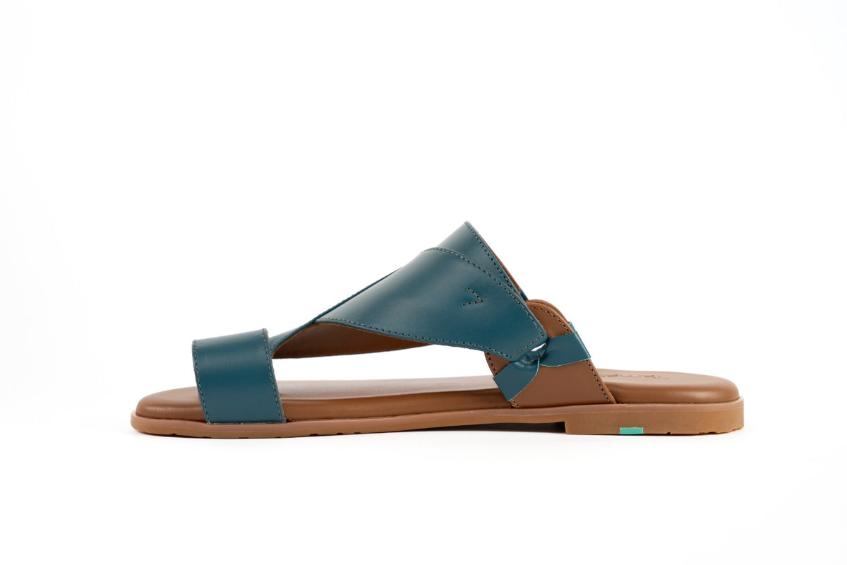 Side view of Stylish Arabic Sandals|Tamashee Touq Sandals for Men Premium Arabic Leather Style|Touq Arabic Sandals for Men |Leather Ring of Men Arabic Sandals|صندل جلد البقر من تماشي بجودة عالية ومظهر عصري|Detail Information with Images about Touq Arabic 