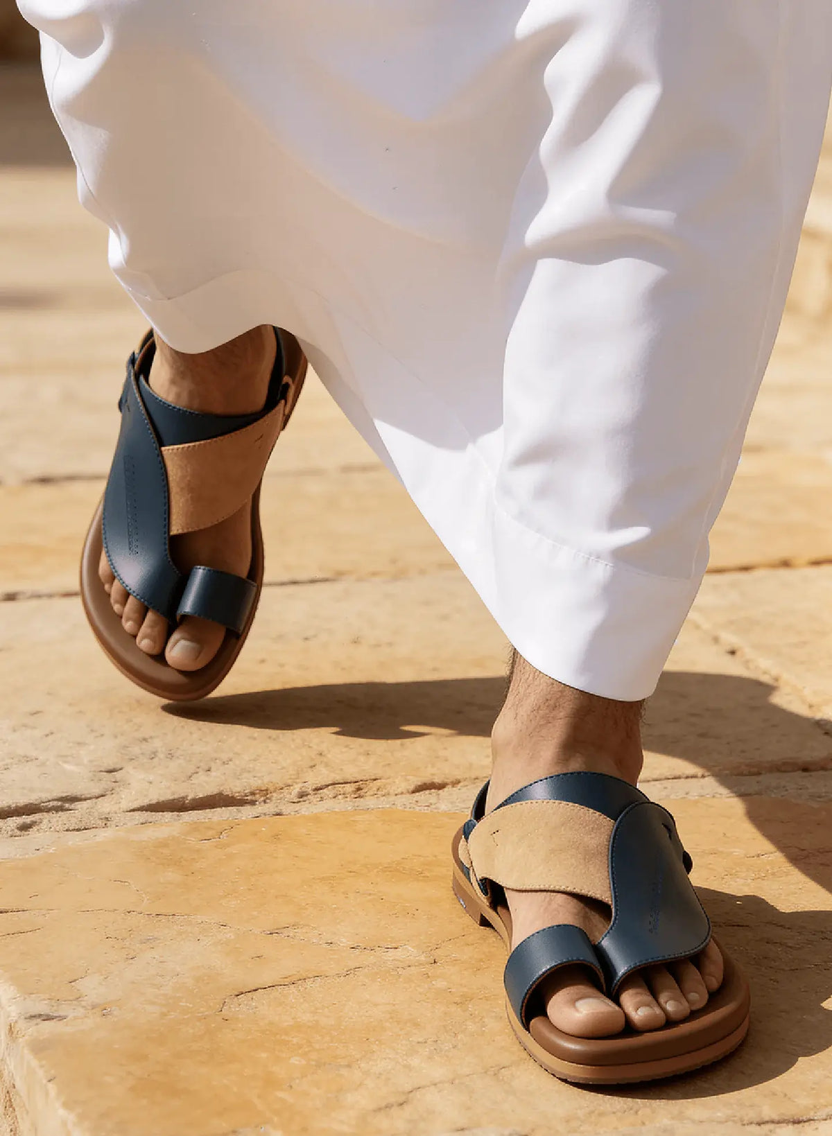 Side View of Qubaia Leather Arabic Sandals |صنادل رجالي مناسبة للمشي والأنشطة اليومية|Traditional Qubaia Arabic Sandals for men|Comfertable Qubaia Arabic Sandals for Men|صندل أنيق للرجال بخامة متينة وتصميم عملي|Detail Information about Qubaia Arabic Sanda