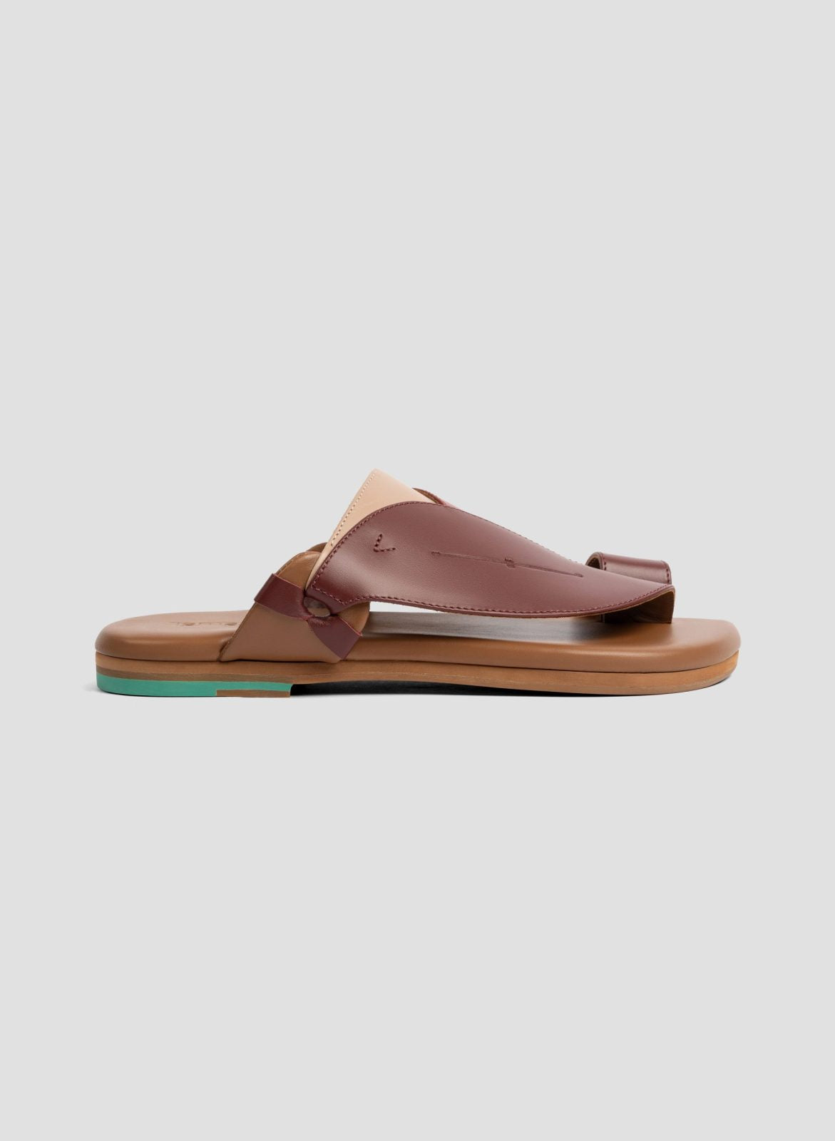 Side view of Leather Ring of Salis Sandals|Man Wearing Tamashee Arabic Sandals|Classic Salis Tamashee Arabic Sandals for men Style|Side view of Classic Tamashee Arabic Man Sandals|Upper view of Traditional Sandals|Detail Over view of Traditional Salis San