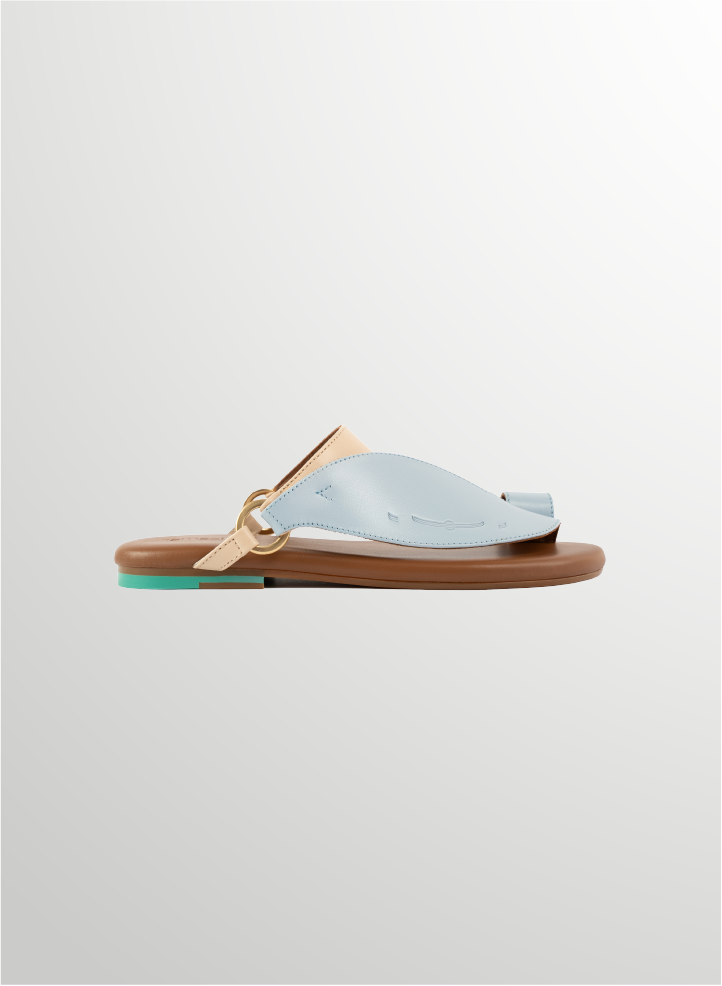 Side View of Talaheeq Women Sandals|Cow Leather Sandals For Women Stylish Arabic Flat Sandals|Talaheeq cow leather mix of natural and light blue color|Talaheeq cow leather mix of natural and light blue color|Upper View of Talaheeq Sandals For women|Highli