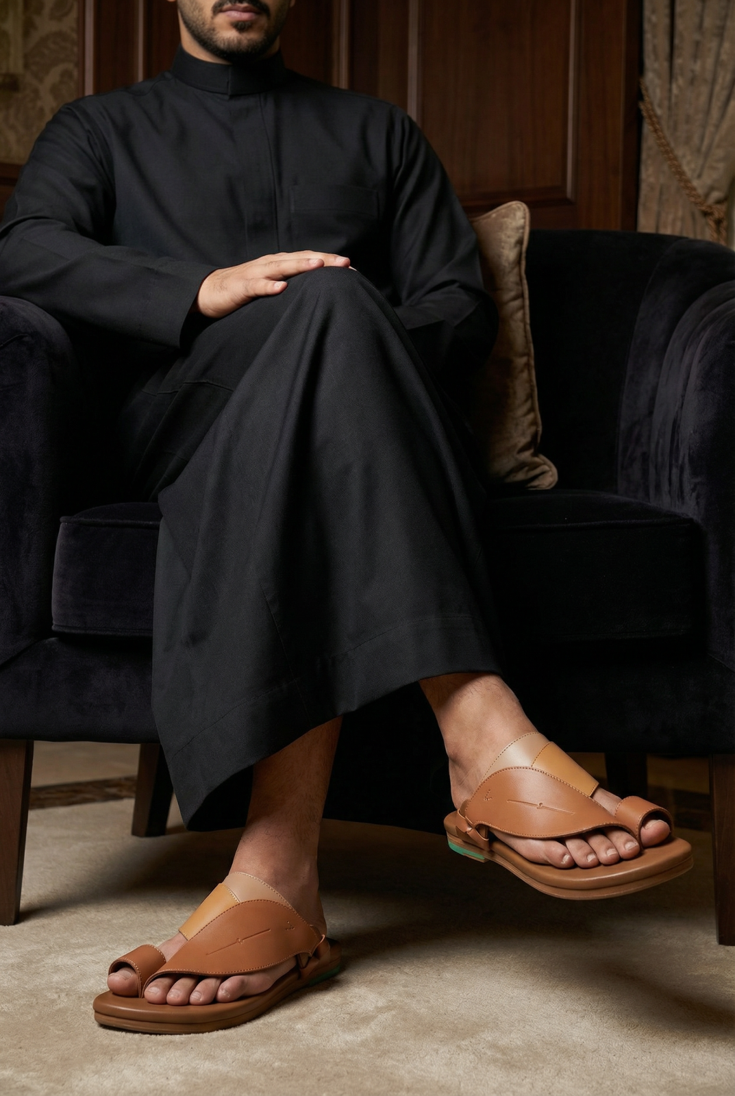 Side View of Cow Leather Hayyin Men Sandals|صندل رجالي أنيق وخفيف للاستخدام اليومي|Stylish Side view of Hayyin Tamashee Sandals for men|صنادل رجالي خفيفة الوزن ومريحة للارتداء الطويل|صندل تماشي بتصميم بسيط وأنيق يناسب جميع الأذواق|Detail Of Hayyin Tamashe