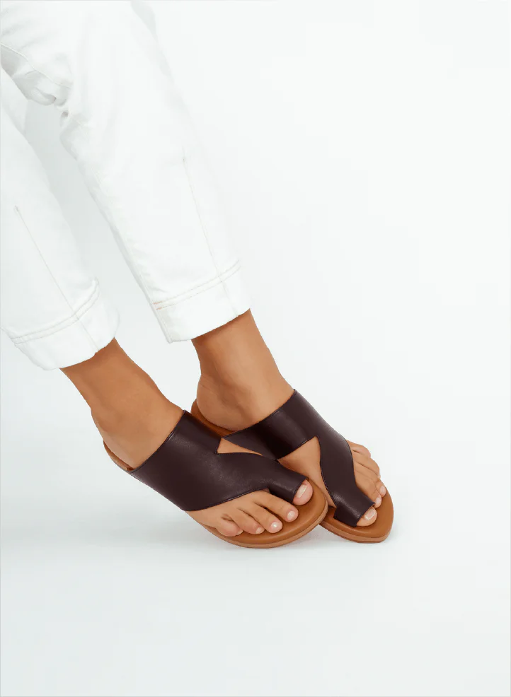 Black Sandals women sandals classic leather flat sandals look